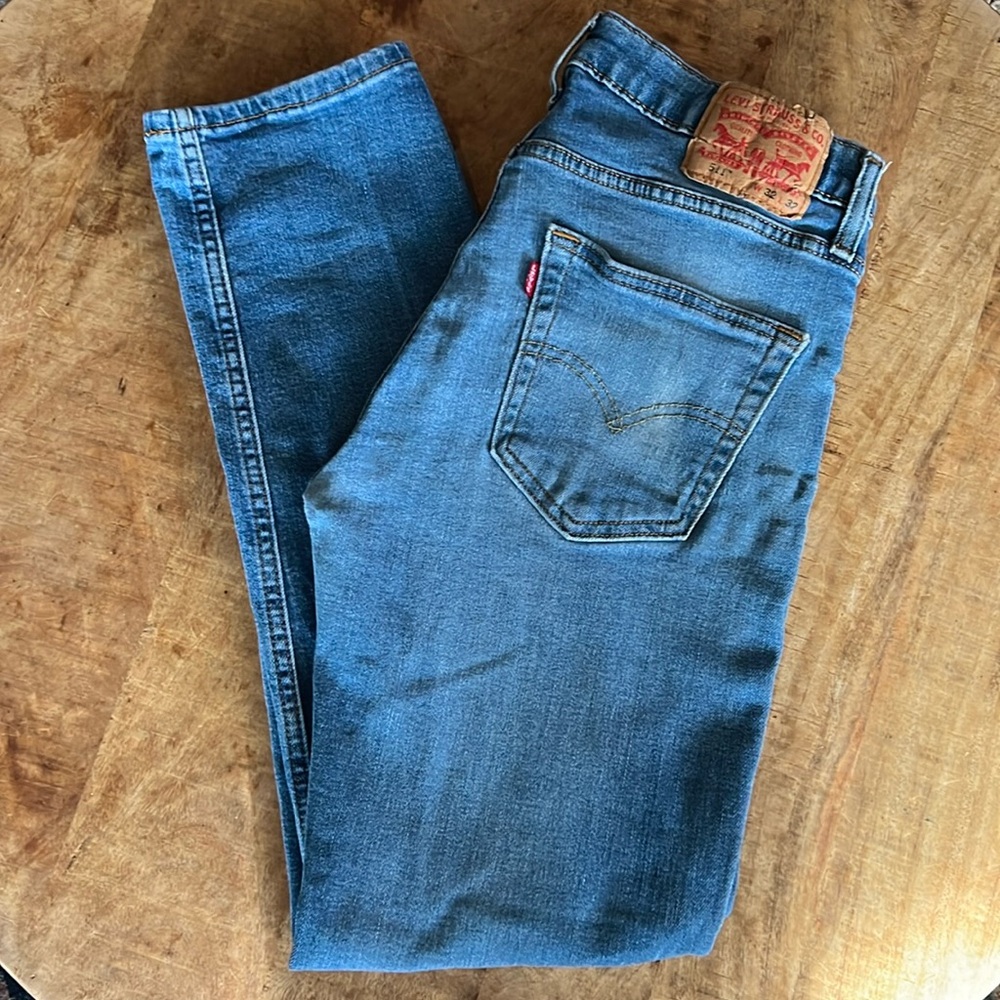 511 Slim Fit Medium Wash 32L x 32W || Levi’s